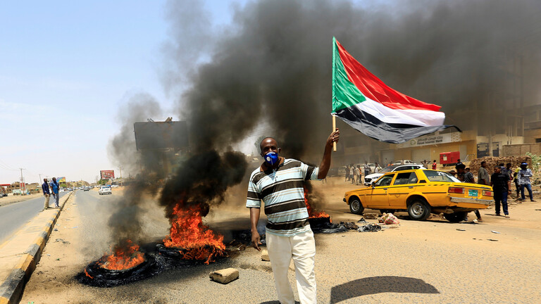 السودان.. إعلان حالة الطوارئ وحل مجلسي السيادة والوزراء