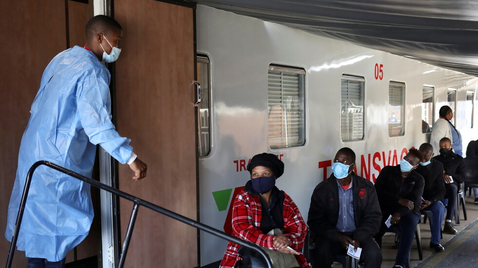 رصد متحوّر جديد من فيروس كورونا في جنوب إفريقيا