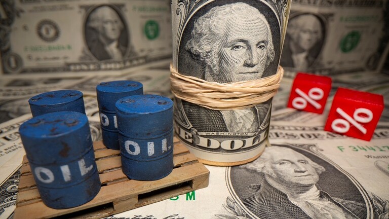 تراجع أسعار النفط بفعل زيادة المخزونات الأمريكية