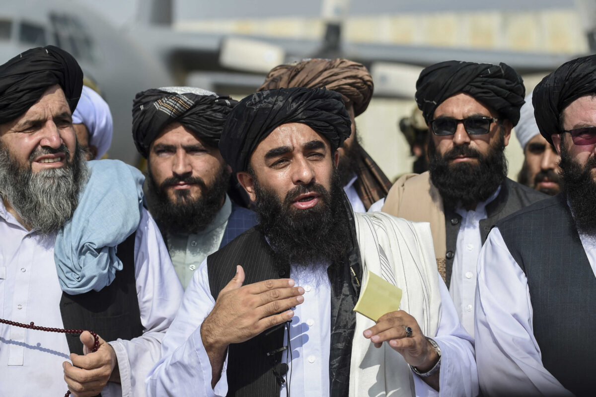 «طالبان» تحظر التعامل بالعملات الأجنبية