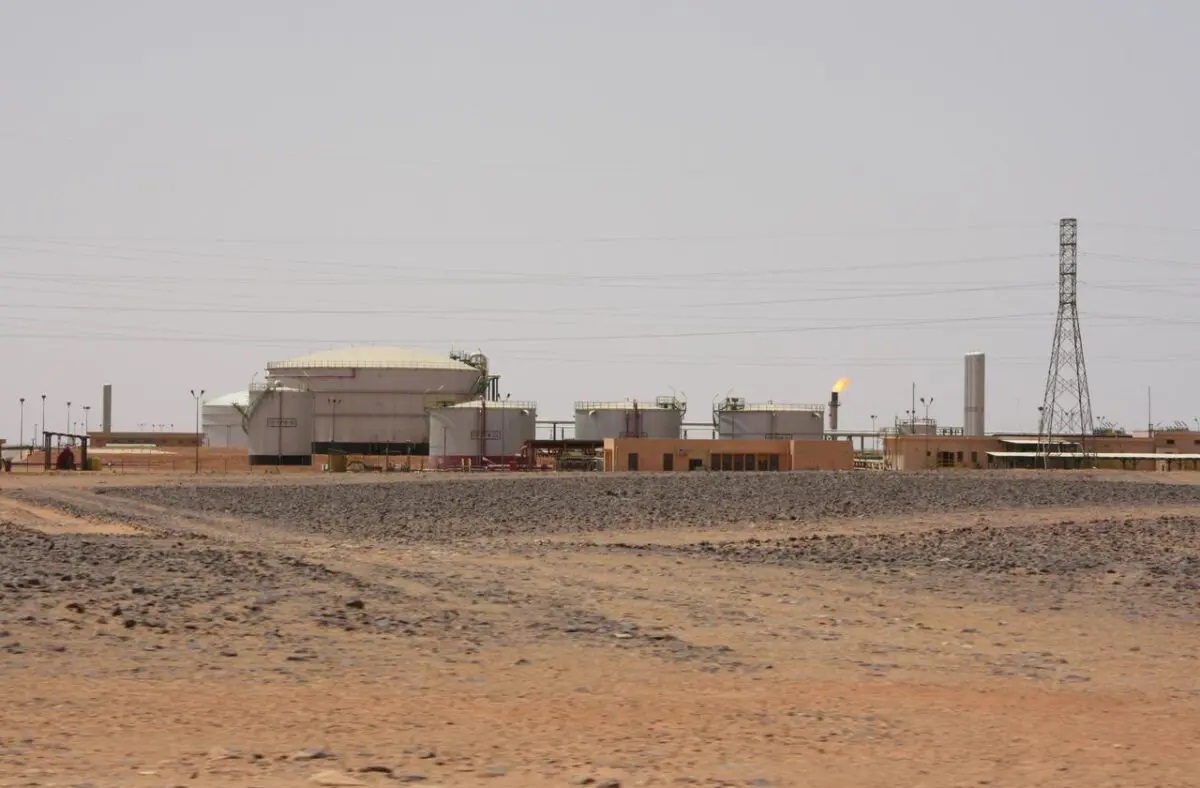 جهاز حرس المنشآت النفطية يُنذر من قام بإقفال الحقول