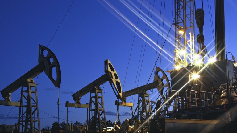 أسعار النفط تُواصل الارتفاع وسط قلق من نقص إمدادات كازاخستان