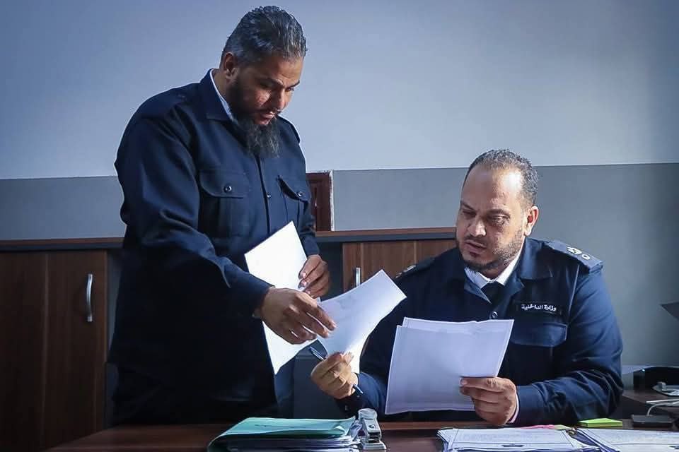 «أمن طرابلس» يلاحق المركبات المطلوبة ويضبط مخالفات مرورية 