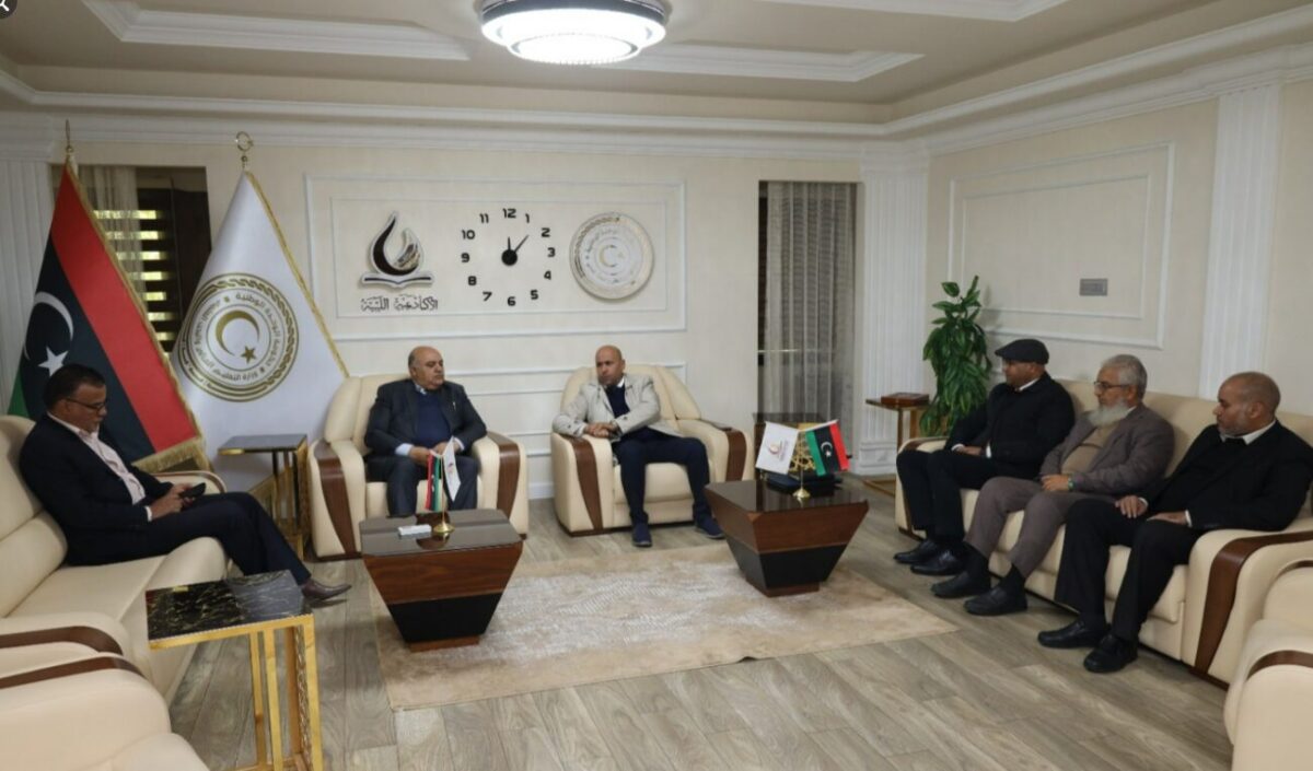 «الحكم المحلي» تتابع سير العمل بعدد من البلديات 