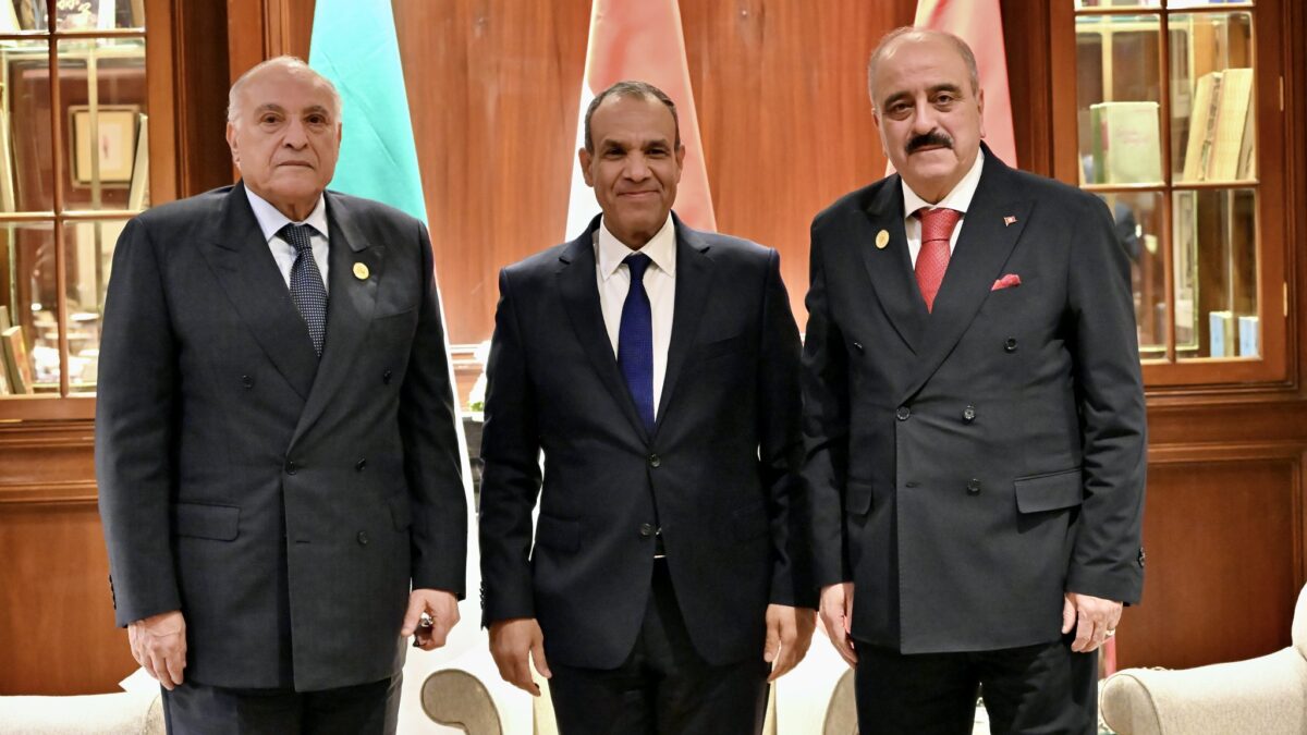 مصر والجزائر وتونس تؤكد دعم التسوية السياسية الشاملة في ليبيا 