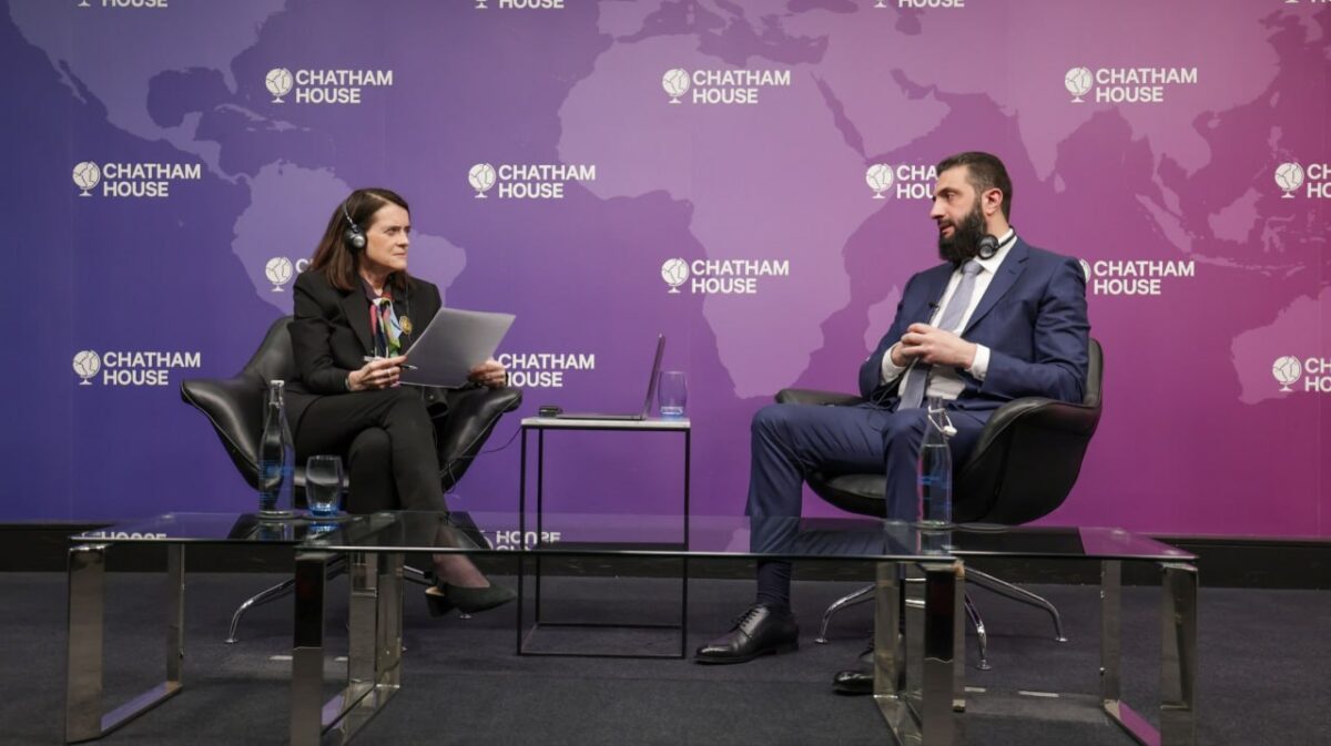 الرئيس السوري: نتجه نحو انتخابات حرة وسنبقى خارج الصراع بالمنطقة 