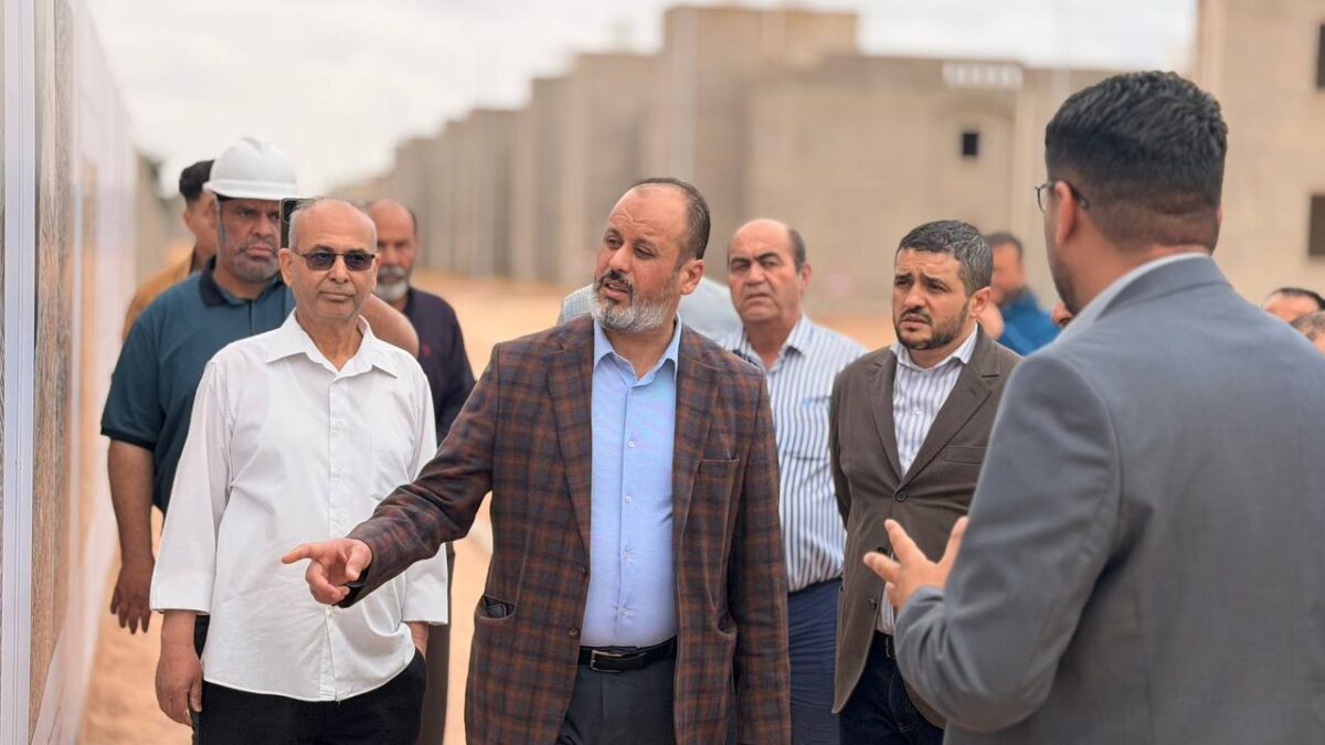 ليبيا – وزير الإسكان يتفقد “المشاريع التنموية” بمصراتة