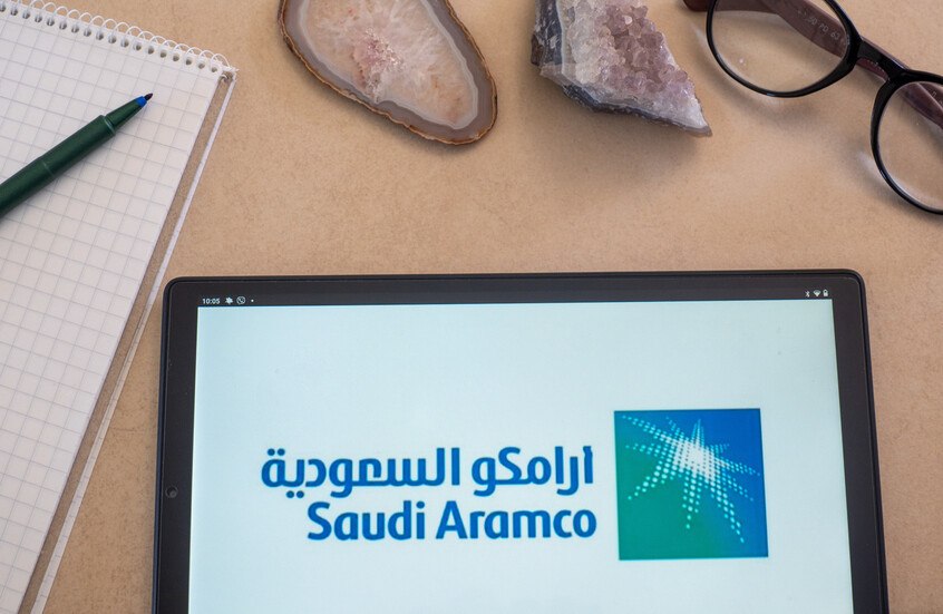 خفض جديد في سوق النفط… السعودية تعيد «ضبط الأسعار»